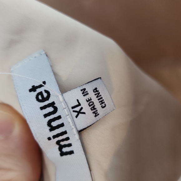 NWT Ivory Floral Embroidered Mesh Maternity Evening Gown - Picture 9 of 9